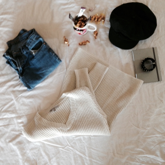 Sweater - Picture 3 of 6